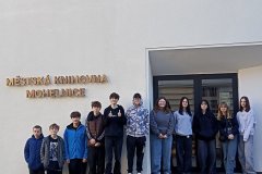 Návštěva knihovny 4-25