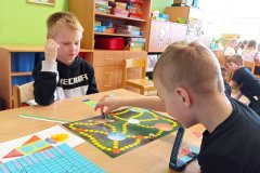 Vesmírná stolní hra 6-23